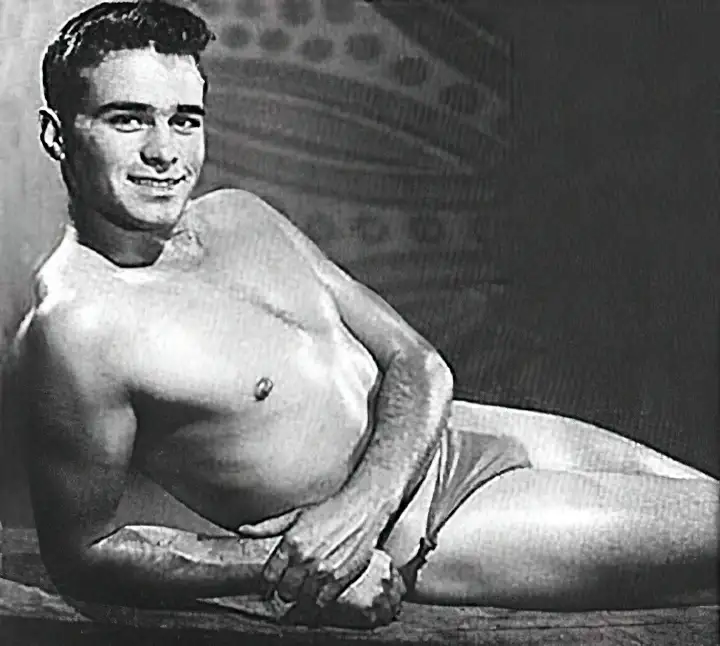 2. ⁢Unraveling the Enchanting ⁢Magnetism of Sexy Tom ‍Keifer: His⁢ Secret Sauce ‍to Scorching⁤ Success