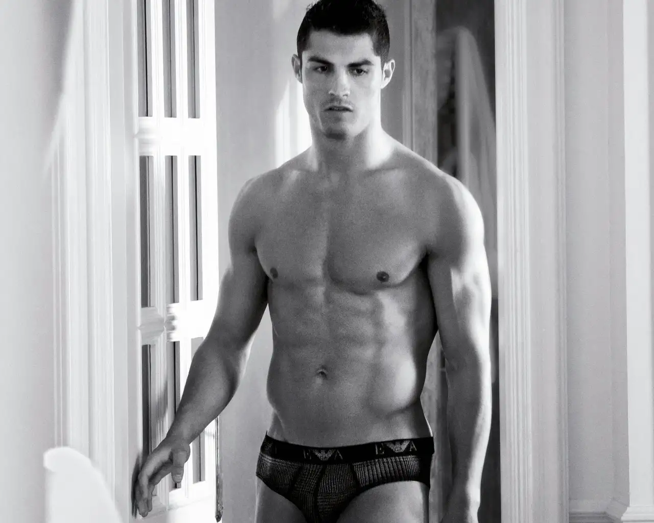 An Unabashed Appreciation of Austin Abrams's Proud, Perfect Package