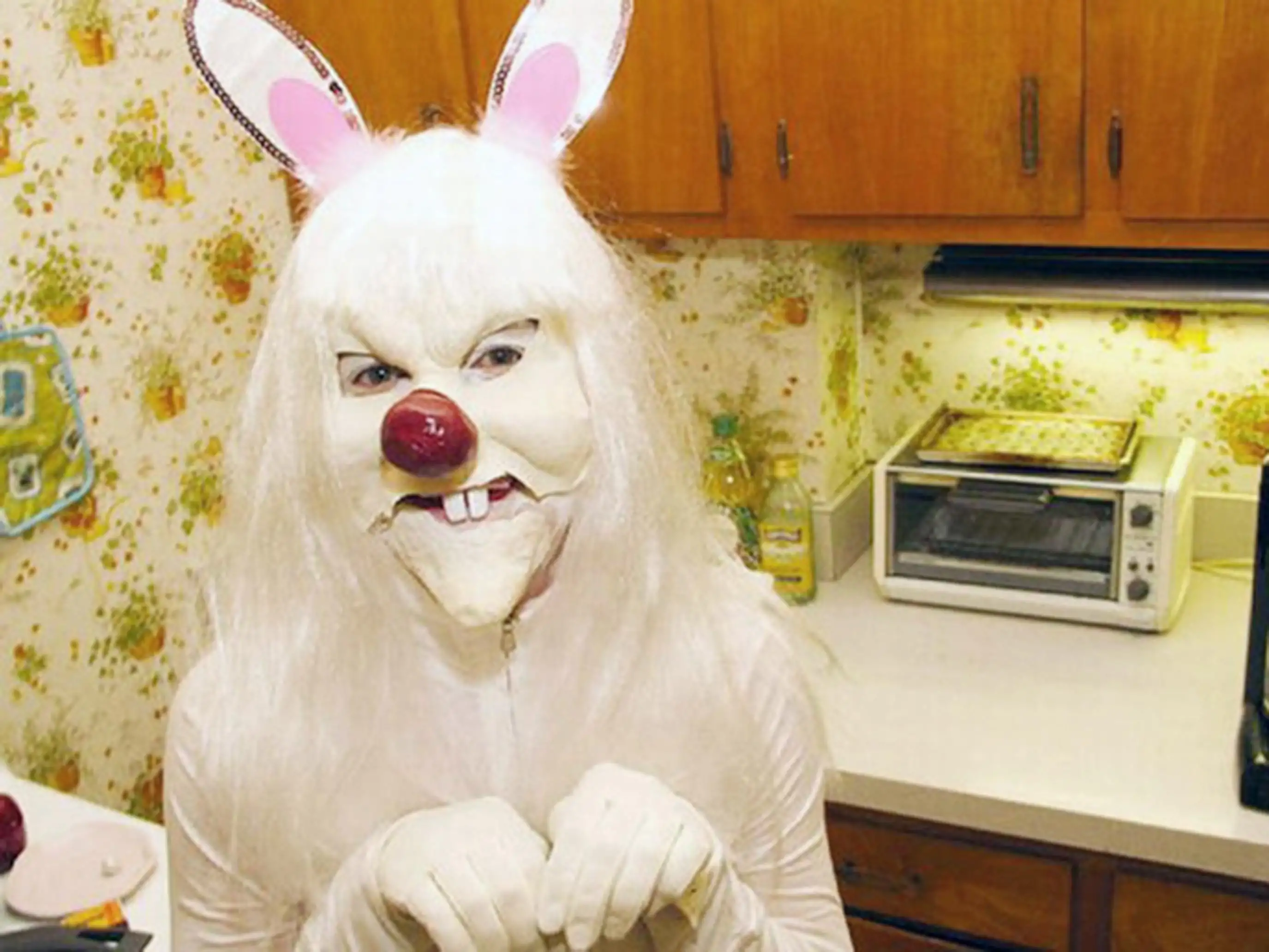 In-Depth: The Crazies Who Call the L Train Home 🎩😈