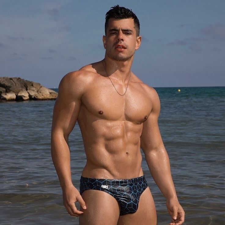 3.Navigating the Visual Stimulation of Speedo‍ Bulges