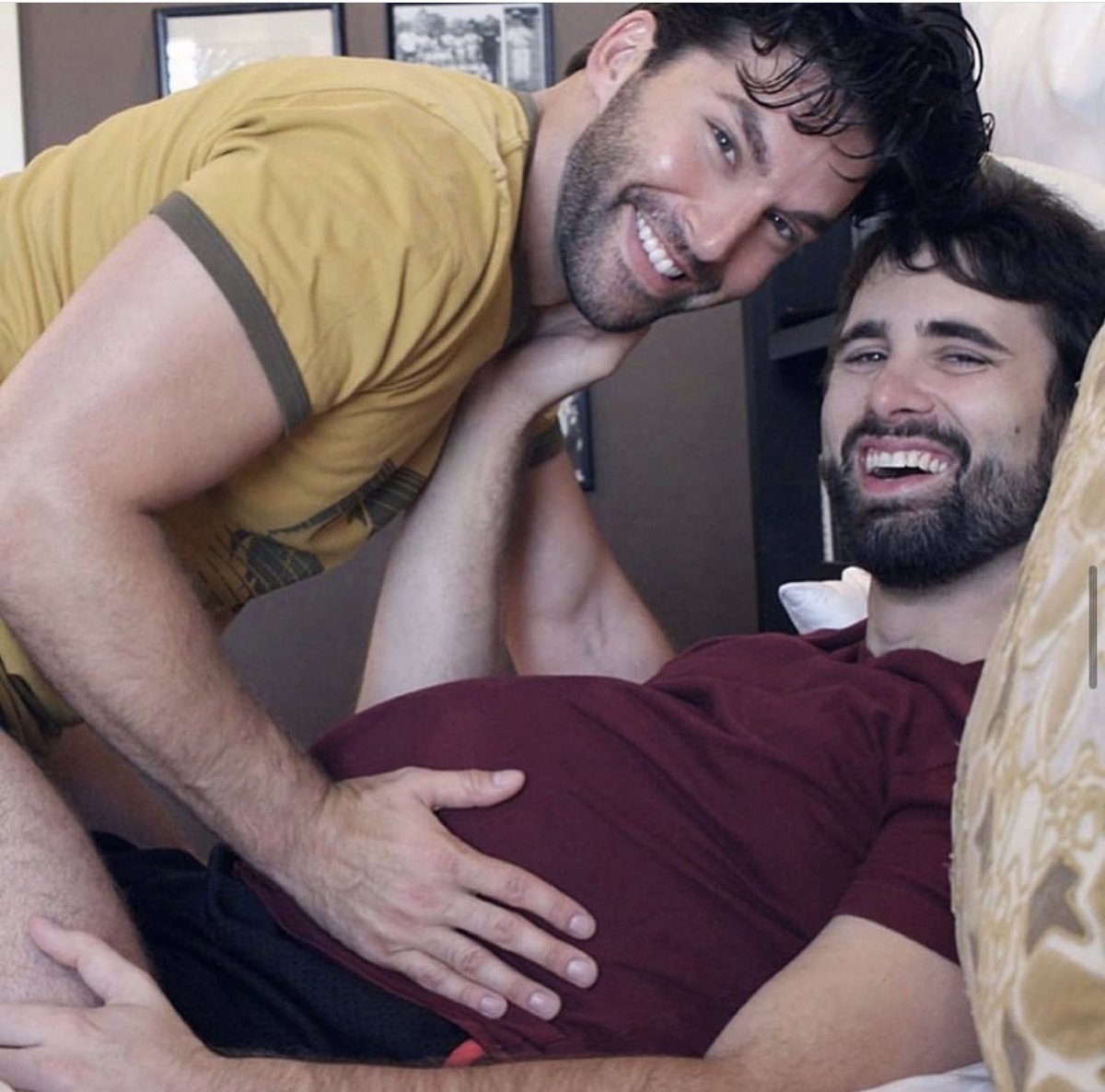 Swipe‌ Right ‍for⁣ Sizzle: Following & Interacting with Your⁤ Dream Hunks