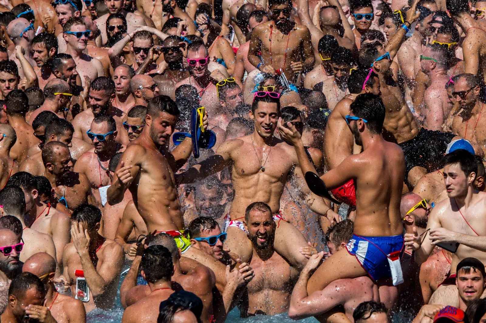 Score a Date: From Insta Lust to Real-Life Love Fests