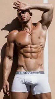 3. Showcasing Head⁣ Bulge to the Max: Clothing Tips & Tricks