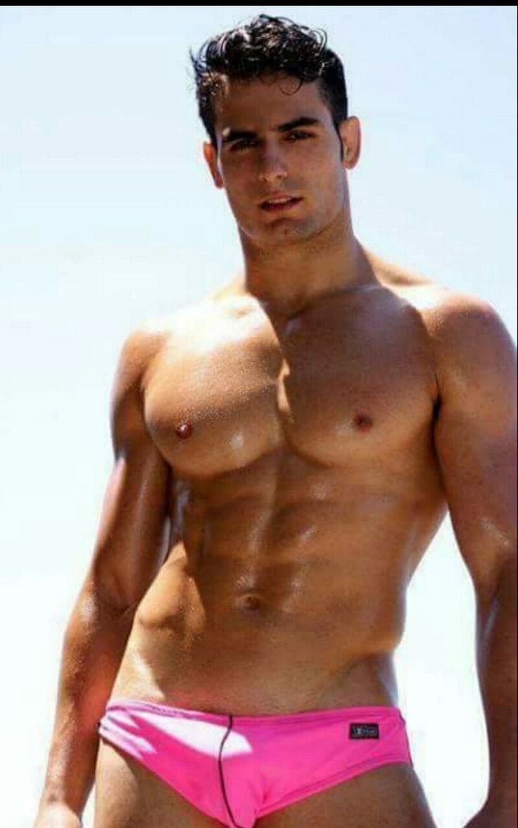 3. Exploring the Power of a Voluptuous Behind: Admiring Women for their Sexy Bulge