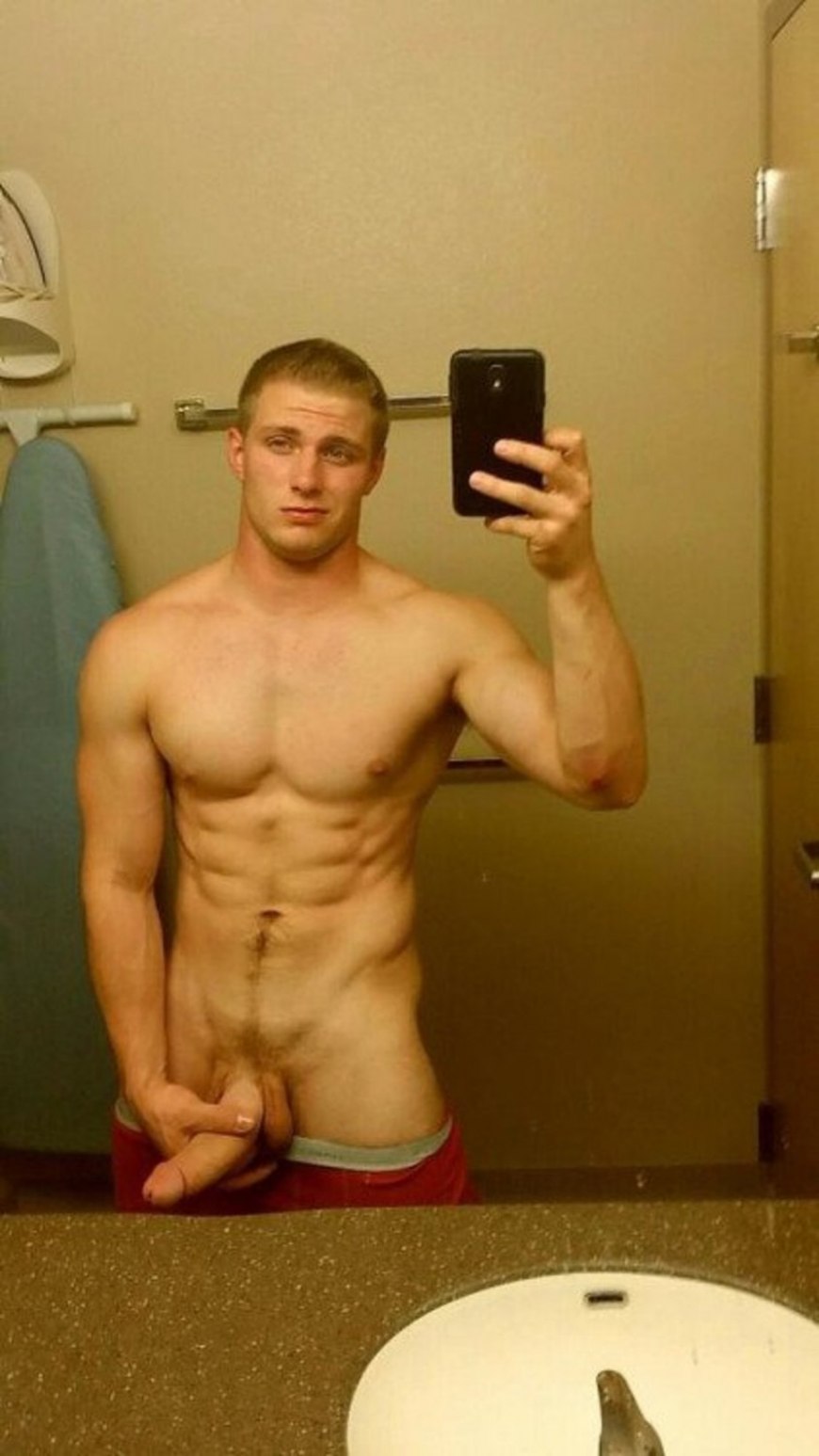 3. Deconstructing the Gaze: How 'Jock Selfie' Impact On Our Erotic Identity