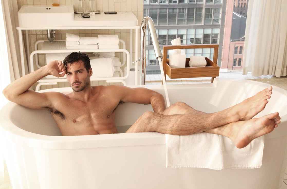 Every Curve Hugged: Bulges ⁣and Buns in Mouthwatering Definition
