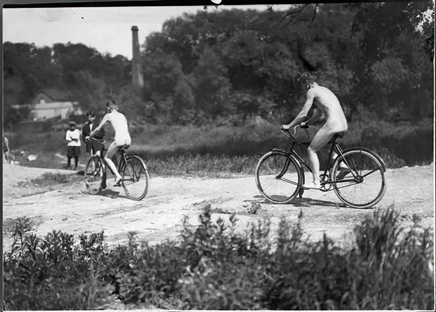 1. Hot and Heavy! Jackson Rathbone Steams Up the Screens