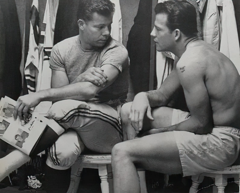 1. Stephen Pearcy's Bedroom Romp: Sizzling⁢ Hot & ‍Ready To Go