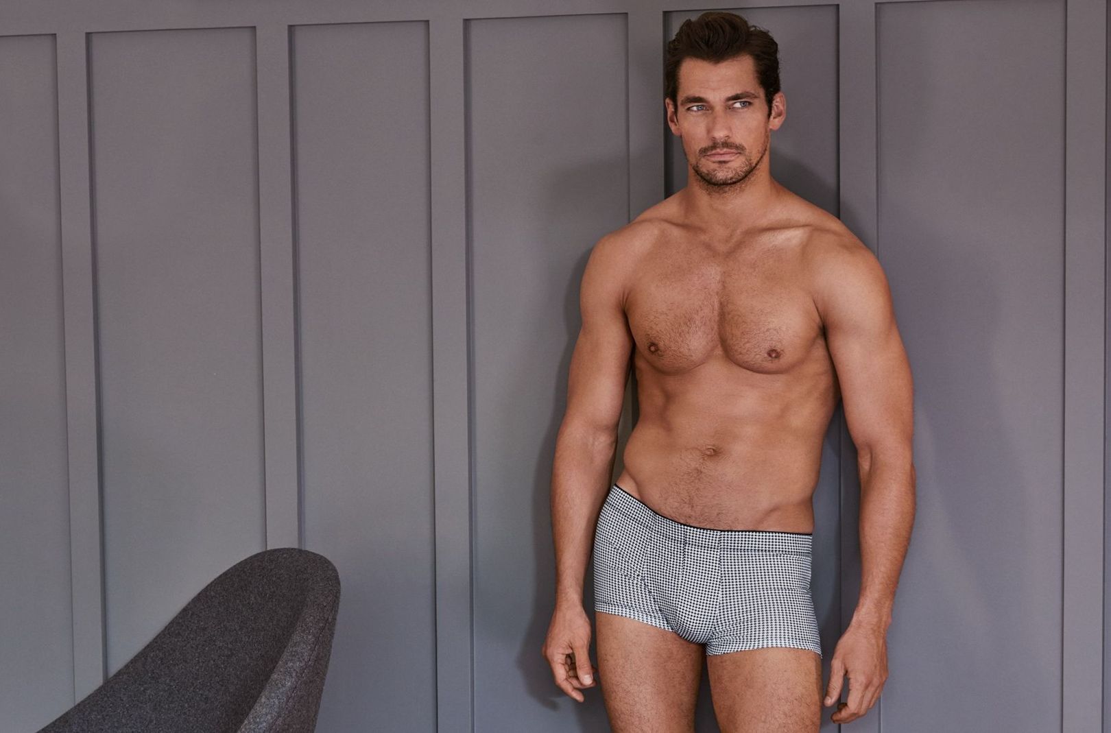 3. Strip Off ⁢Now! Max‌ Irons Unleashing Deliciously Tantalizing Moves