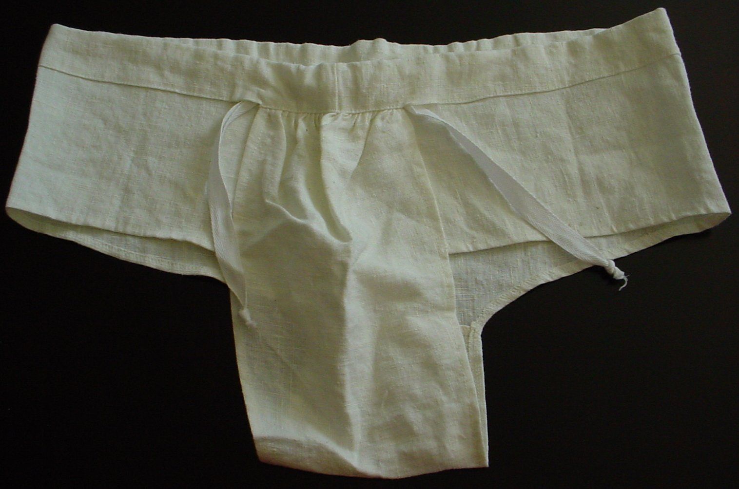 3. Fit and Fierce: Freddie Bartholomew's Smokin' Hot Sculpted Form