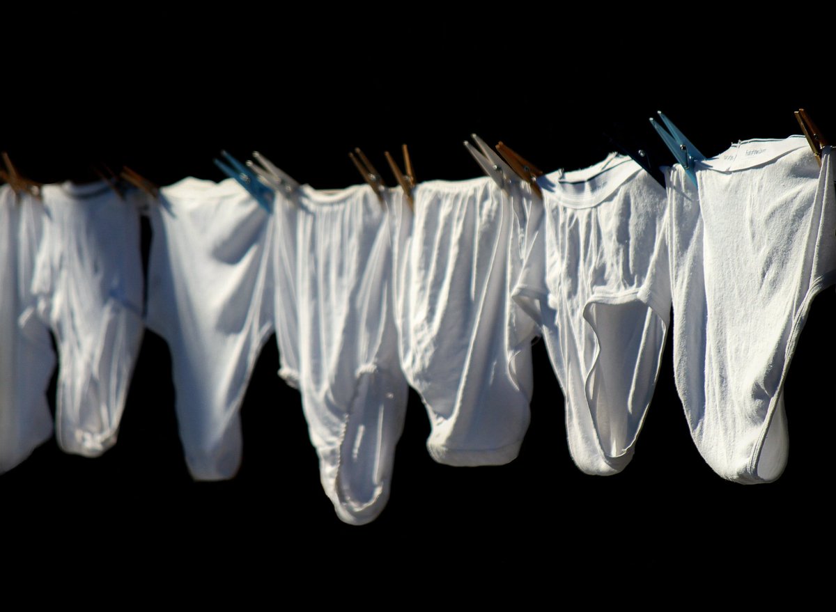 2.​ 'Harry Potter' Star's Steaming Bulge Unlocked