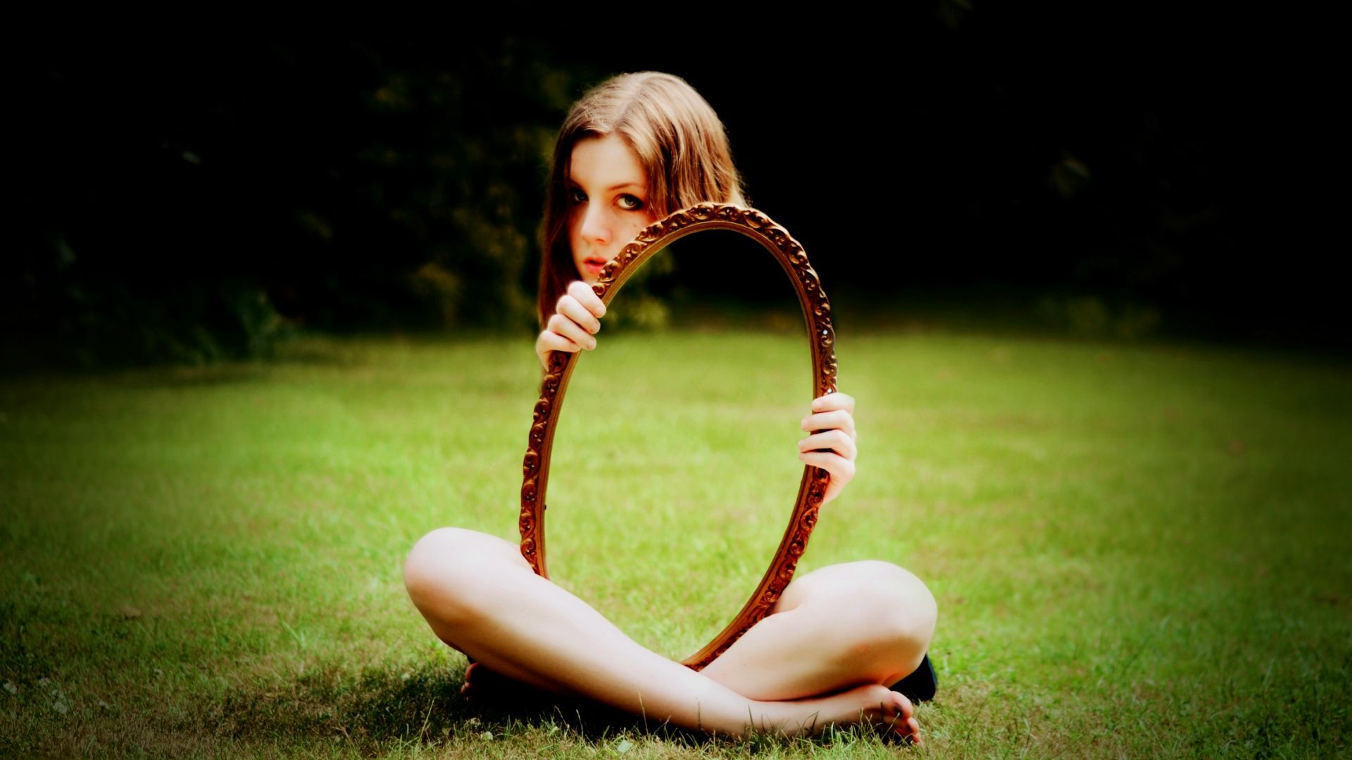 1. The Quirkiest Habits You Didn't Know Existed: Unveiling the Bizarre World of Human Behavior