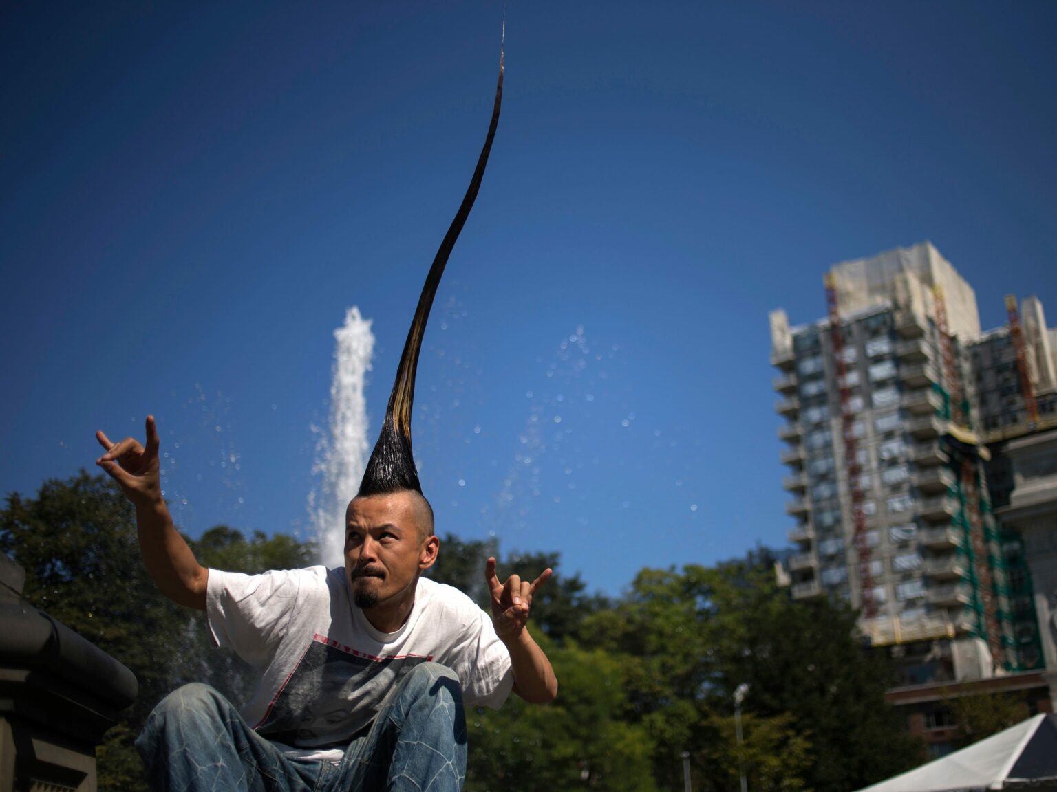 2. Embrace the Strange: 10 Quirkiest Asian Trends You Have‌ to ⁤Try