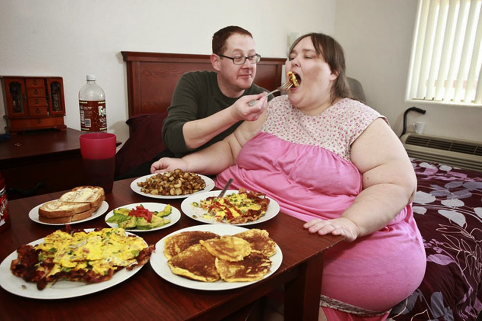 2. Creating⁣ a Fashion⁤ Revolution: How to Flaunt​ Your Ugliness with‌ Style⁢ and Confidence