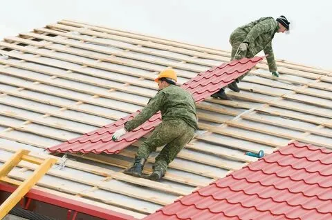 Heading 3: Factors to Consider When Selecting an Urgent Roof Repair Provider