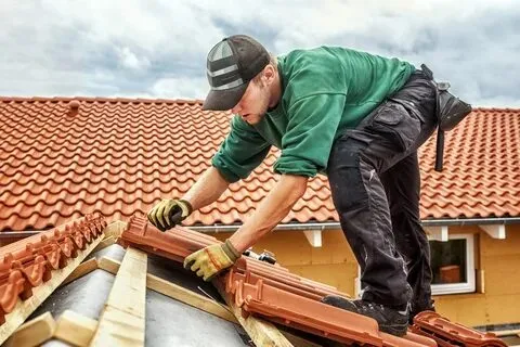 Top Considerations When Choosing a Roofing Contractor